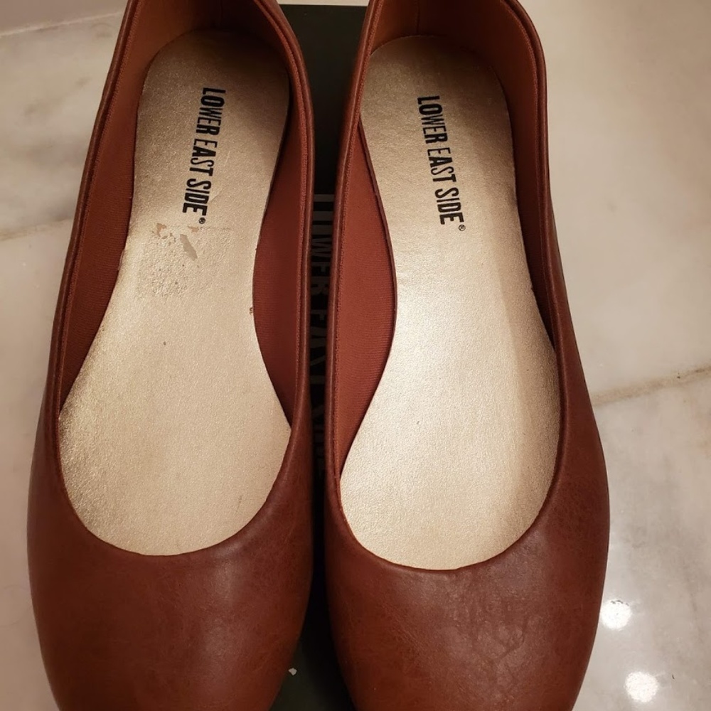 NWOT Lower East Side Chelsea Cognac Flats